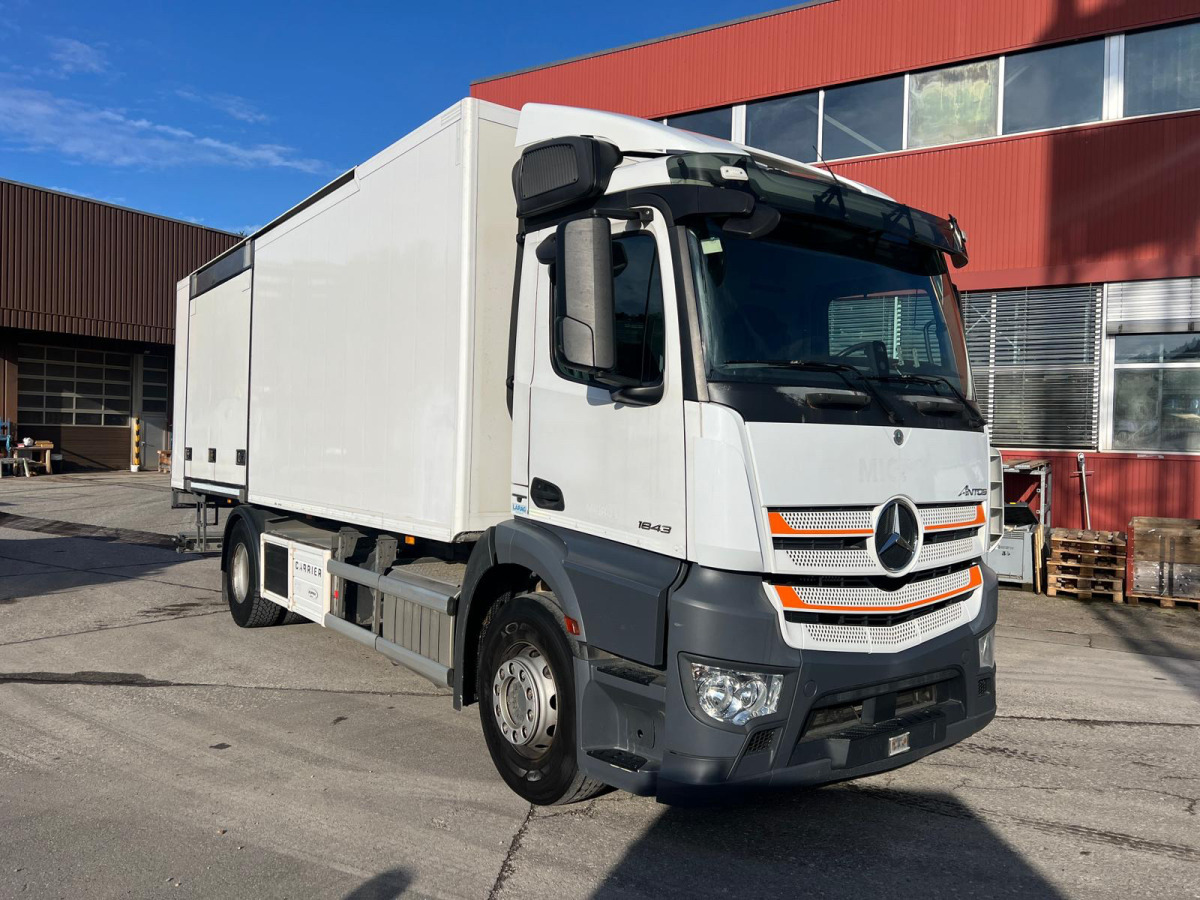 MERCEDES 4x Antos 1843 4x2 Kühler - Hűtős teherautó: 3 kép. MERCEDES 4x Antos 1843 4x2 Kühler - Hűtős teherautó: 3 kép.