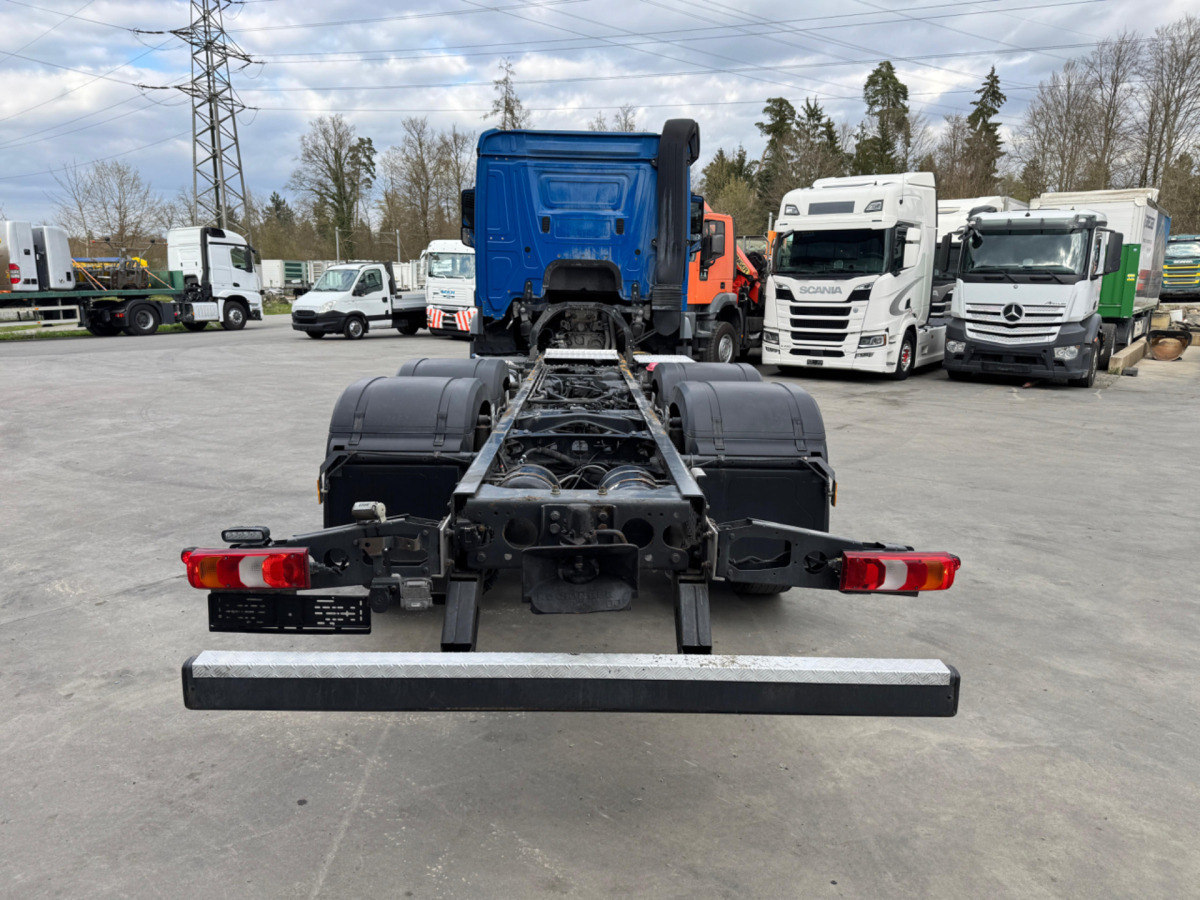 MERCEDES Actros 2545 6x2 - Alvaz teherautó: 4 kép. MERCEDES Actros 2545 6x2 - Alvaz teherautó: 4 kép.