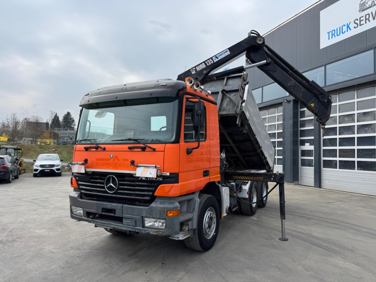 MERCEDES Actros 2653 V8 Hiab 135-4 - Darus autó: 2 kép. MERCEDES Actros 2653 V8 Hiab 135-4 - Darus autó: 2 kép.