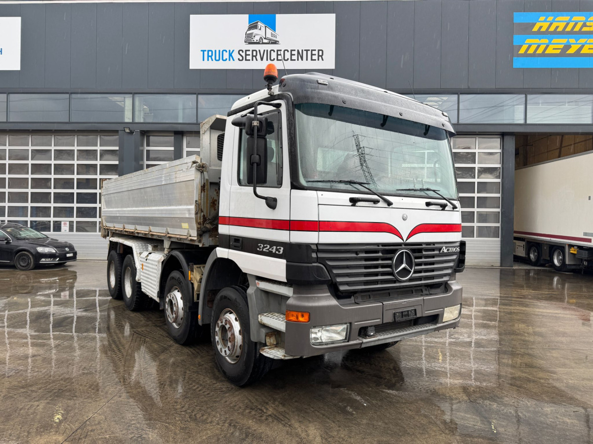 MERCEDES Actros 3243 Moser Bordmatic - Billenőplatós teherautó: 4 kép. MERCEDES Actros 3243 Moser Bordmatic - Billenőplatós teherautó: 4 kép.