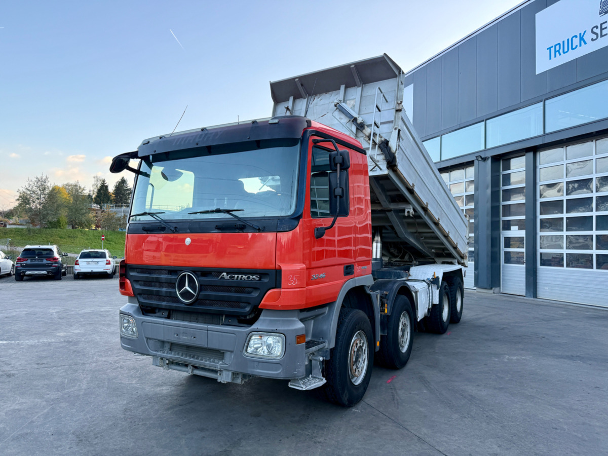 MERCEDES Actros 3246 8x4 E5 Meiller 3S - Billenőplatós teherautó: 1 kép. MERCEDES Actros 3246 8x4 E5 Meiller 3S - Billenőplatós teherautó: 1 kép.