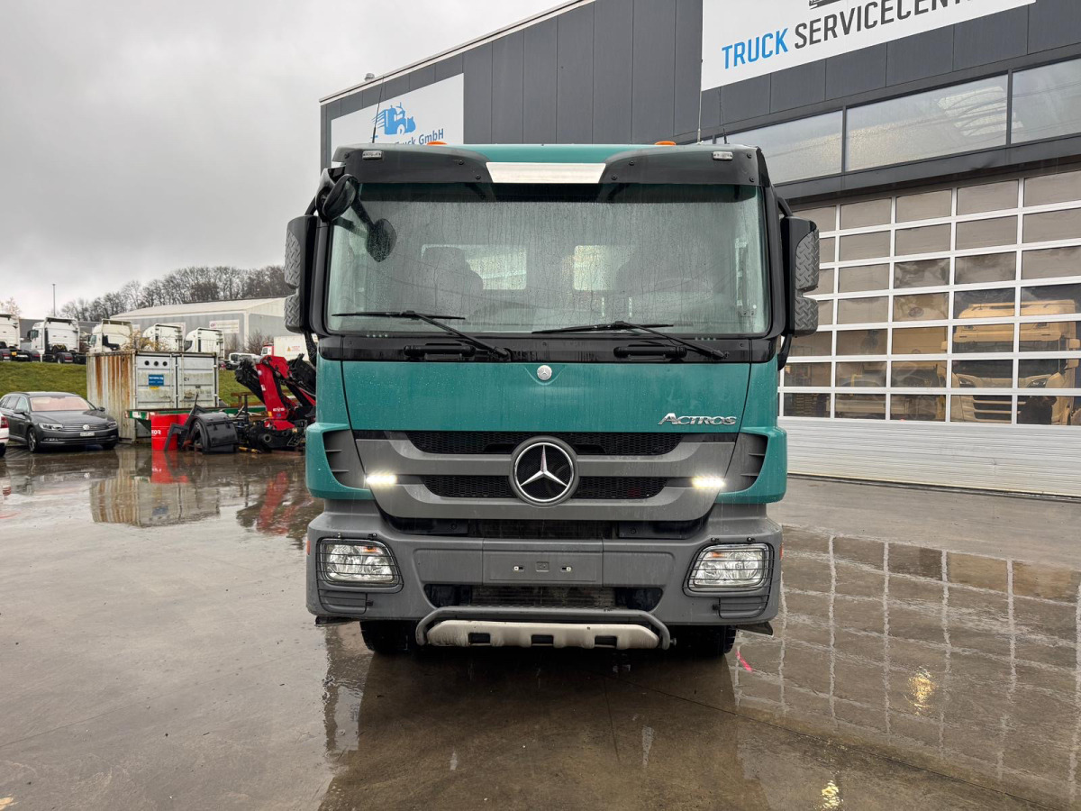 MERCEDES Actros 3248 8x4 Hiab 26T SWS - Horgos rakodó teherautó: 2 kép. MERCEDES Actros 3248 8x4 Hiab 26T SWS - Horgos rakodó teherautó: 2 kép.