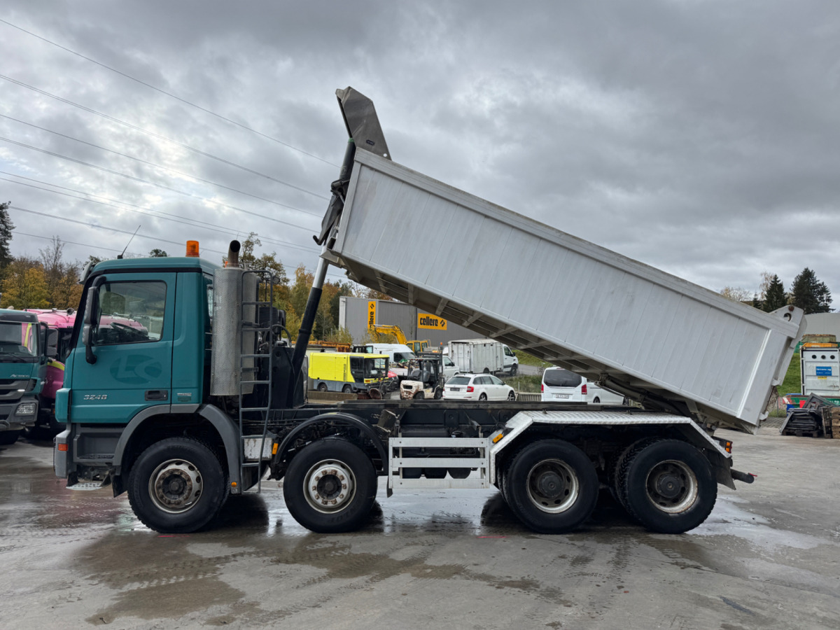 MERCEDES Actros 3248 8x4 Rückwärtskipper - Billenőplatós teherautó: 2 kép. MERCEDES Actros 3248 8x4 Rückwärtskipper - Billenőplatós teherautó: 2 kép.