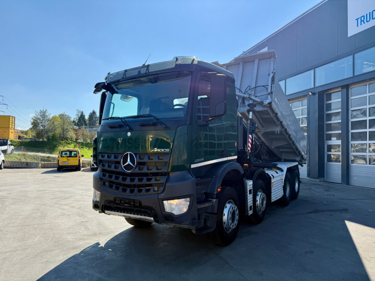 MERCEDES Arocs 3242 8x4 Hiab 166-4 - Billenőplatós teherautó, Darus autó: 1 kép. MERCEDES Arocs 3242 8x4 Hiab 166-4 - Billenőplatós teherautó, Darus autó: 1 kép.