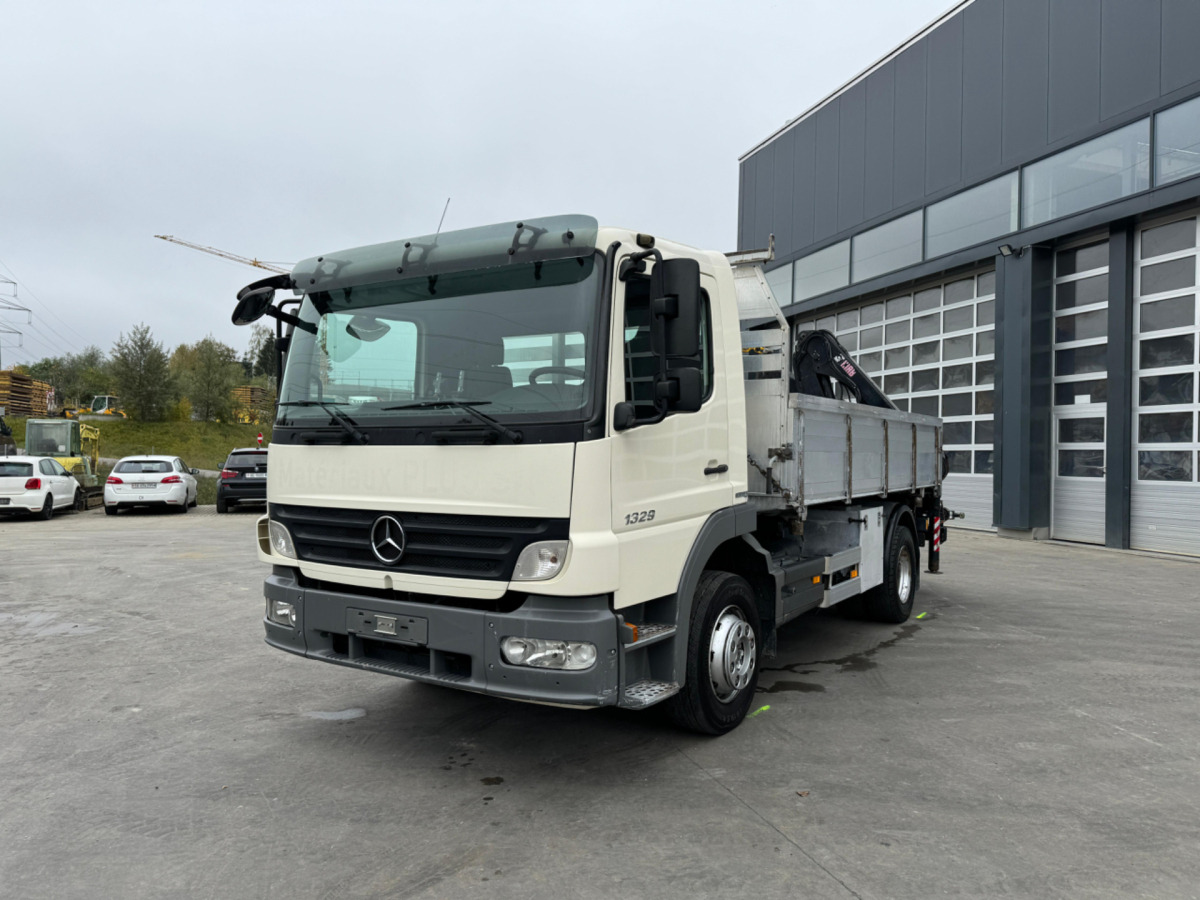 MERCEDES Atego 1329 4x2 Hiab 088-2 - Billenőplatós teherautó, Darus autó: 2 kép. MERCEDES Atego 1329 4x2 Hiab 088-2 - Billenőplatós teherautó, Darus autó: 2 kép.