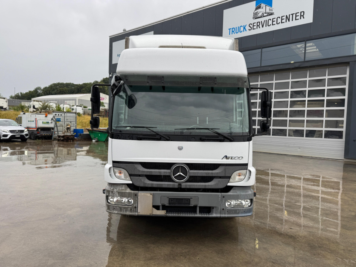 MERCEDES Atego 1529 4x2 - Ponyvás teherautó: 2 kép. MERCEDES Atego 1529 4x2 - Ponyvás teherautó: 2 kép.
