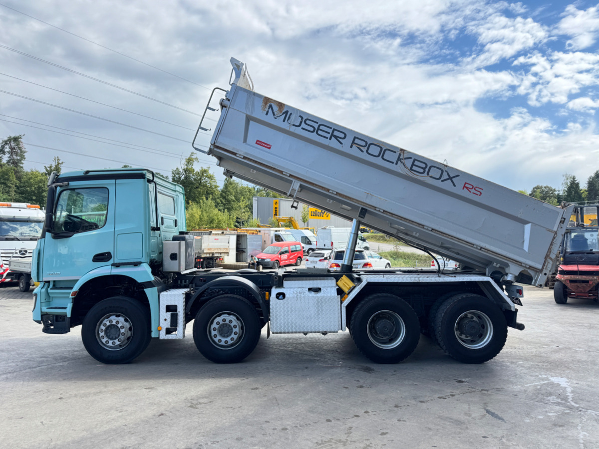 MERCEDES BENZ AROCS 3246 - Billenőplatós teherautó: 2 kép. MERCEDES BENZ AROCS 3246 - Billenőplatós teherautó: 2 kép.