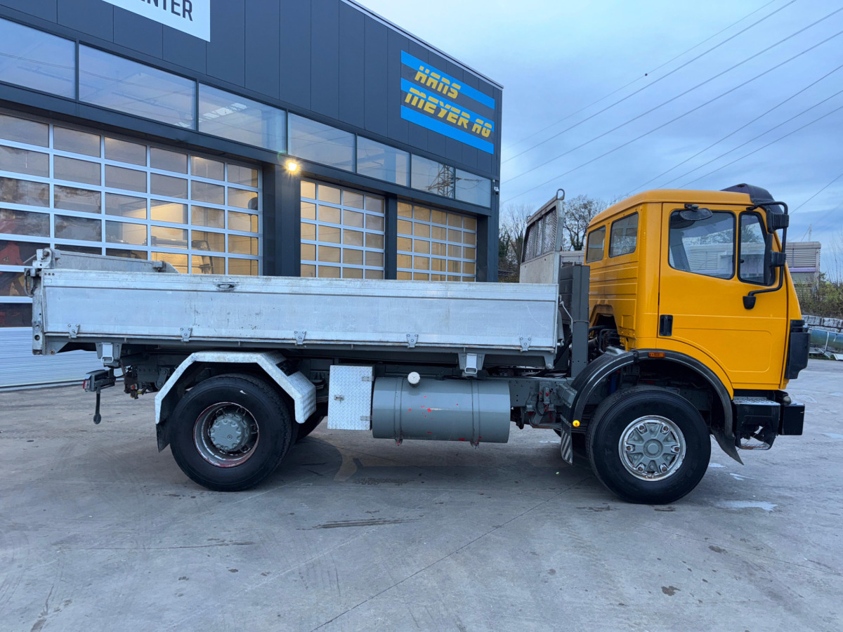 MERCEDES SK 1831 4x2 5m3 Kipper - Billenőplatós teherautó: 5 kép. MERCEDES SK 1831 4x2 5m3 Kipper - Billenőplatós teherautó: 5 kép.