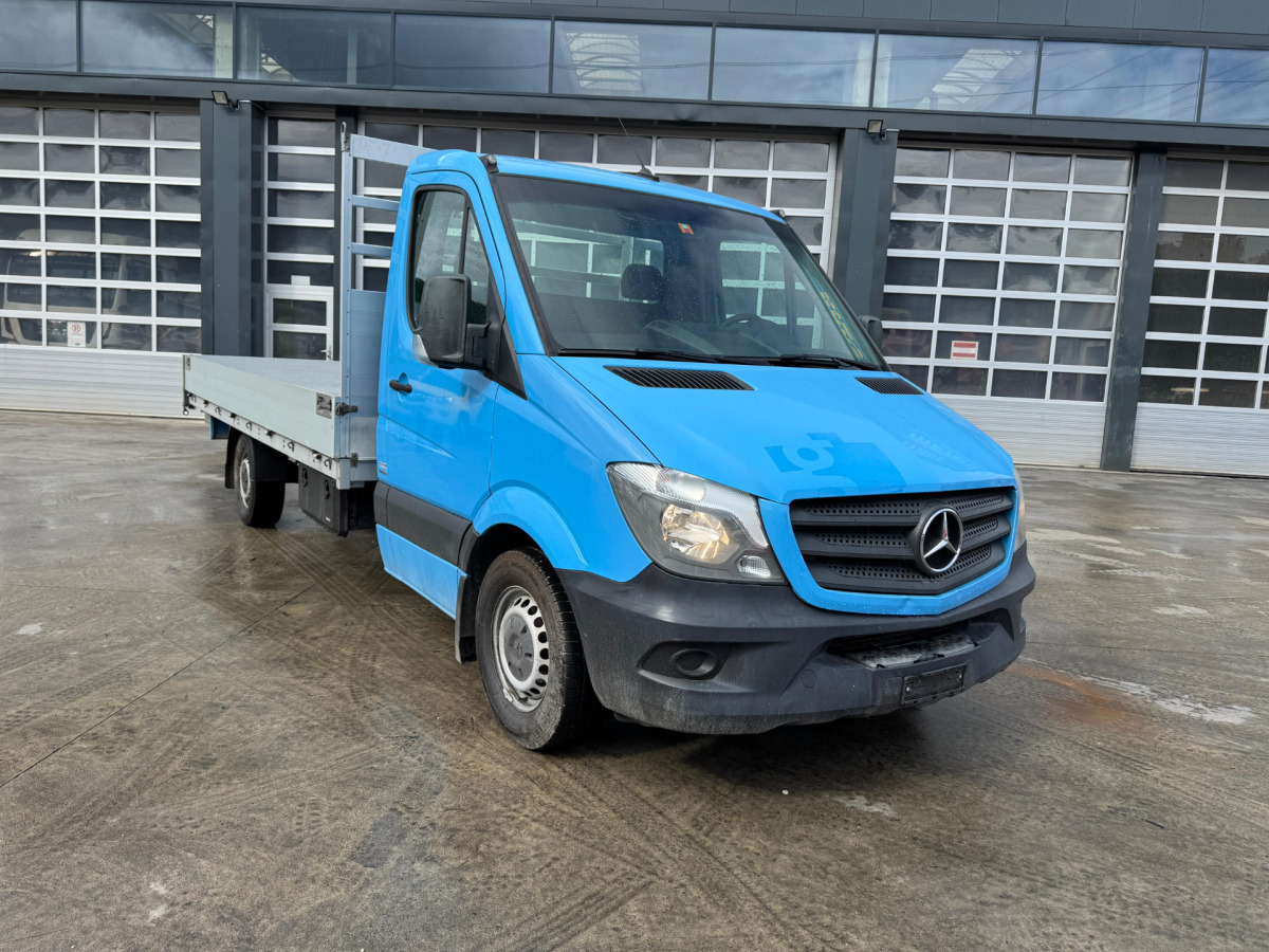 MERCEDES Sprinter 316 CDI - Platós kisteherautó: 2 kép. MERCEDES Sprinter 316 CDI - Platós kisteherautó: 2 kép.