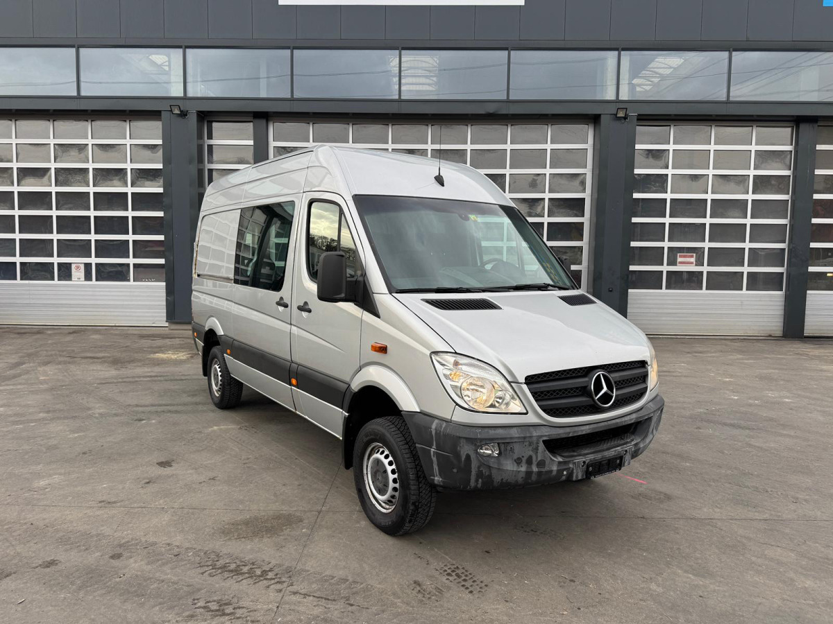 MERCEDES Sprinter 316CDI 4x4 - Furgon: 2 kép. MERCEDES Sprinter 316CDI 4x4 - Furgon: 2 kép.