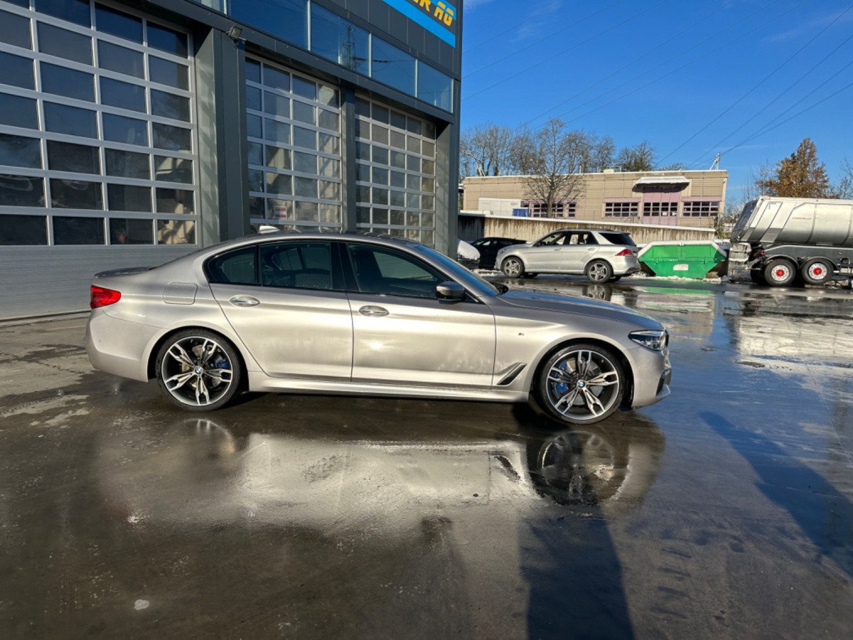 Marke BMW M550D xDrive - Szedán: 4 kép. Marke BMW M550D xDrive - Szedán: 4 kép.
