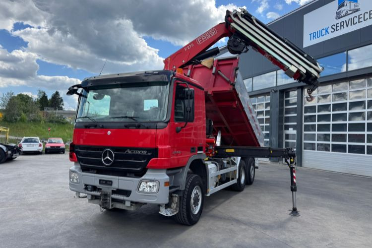 Mercedes-Benz Actros 2646 6x4/4 Fassi 275-8 Kipper - Darus autó: 1 kép. Mercedes-Benz Actros 2646 6x4/4 Fassi 275-8 Kipper - Darus autó: 1 kép.