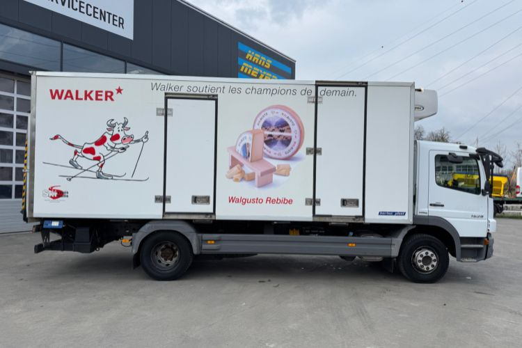 Mercedes-Benz Atego 1629 4x2 Carrier Supra 750 - Hűtős teherautó: 4 kép. Mercedes-Benz Atego 1629 4x2 Carrier Supra 750 - Hűtős teherautó: 4 kép.