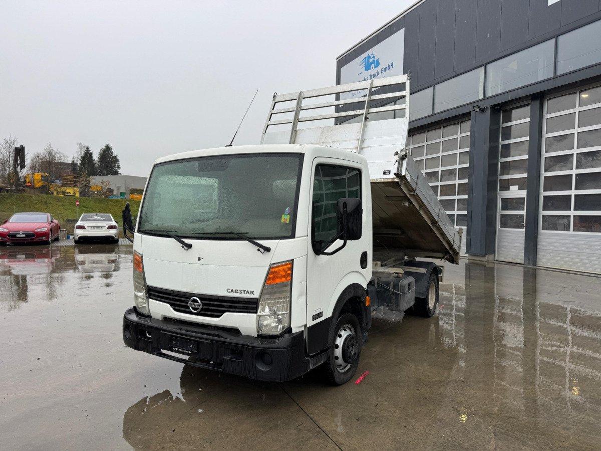 NISSAN Cabstar 35.14 4x2 Kipper - Billenőplatós teherautó: 1 kép. NISSAN Cabstar 35.14 4x2 Kipper - Billenőplatós teherautó: 1 kép.
