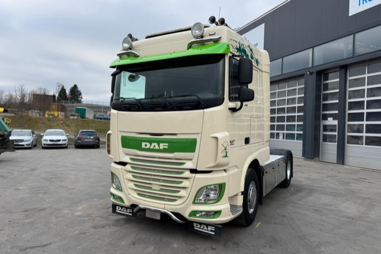 DAF XF460 4x2 - Nyergesvontató: 1 kép. DAF XF460 4x2 - Nyergesvontató: 1 kép.