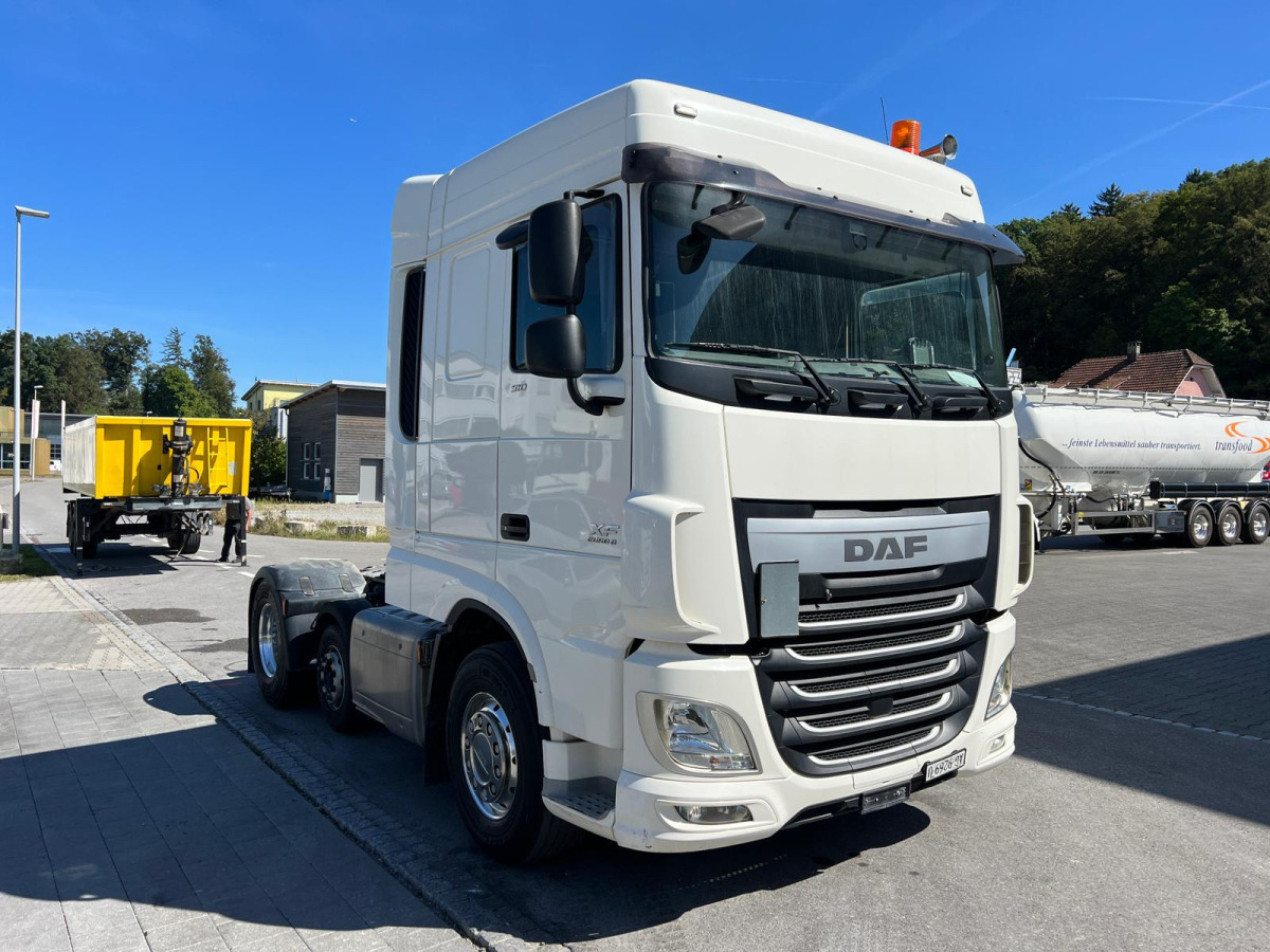 DAF XF510 6x2 - Nyergesvontató: 3 kép. DAF XF510 6x2 - Nyergesvontató: 3 kép.