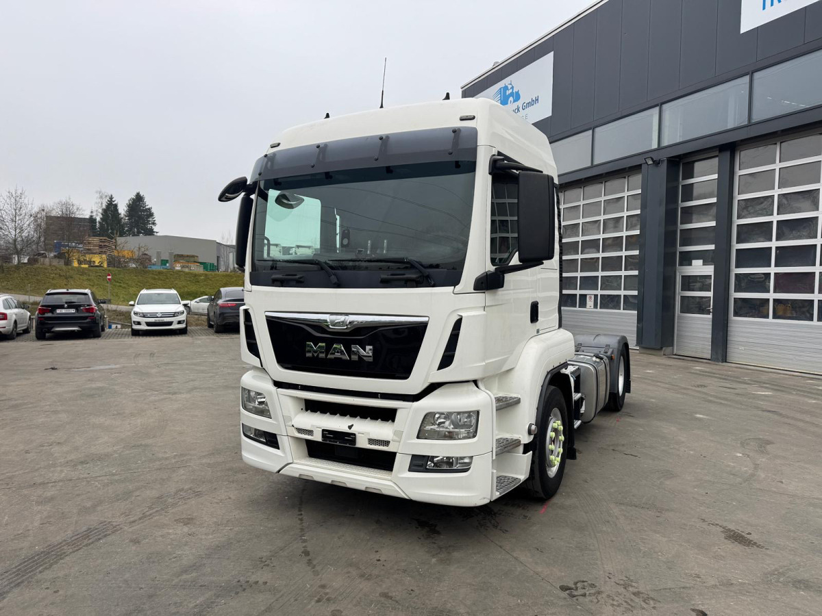 MAN TGS 18.440 4x2 ADR Kompressor - Nyergesvontató: 1 kép. MAN TGS 18.440 4x2 ADR Kompressor - Nyergesvontató: 1 kép.