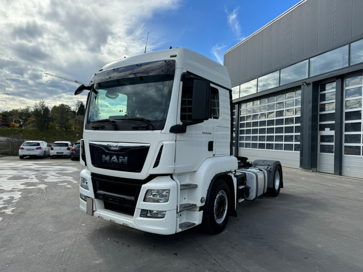MAN TGS 18.440 4x2 ADR - Nyergesvontató: 1 kép. MAN TGS 18.440 4x2 ADR - Nyergesvontató: 1 kép.