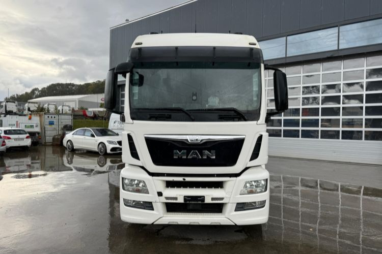 MAN TGS 18.440 4x2 Hydraulikpumpe - Nyergesvontató: 2 kép. MAN TGS 18.440 4x2 Hydraulikpumpe - Nyergesvontató: 2 kép.