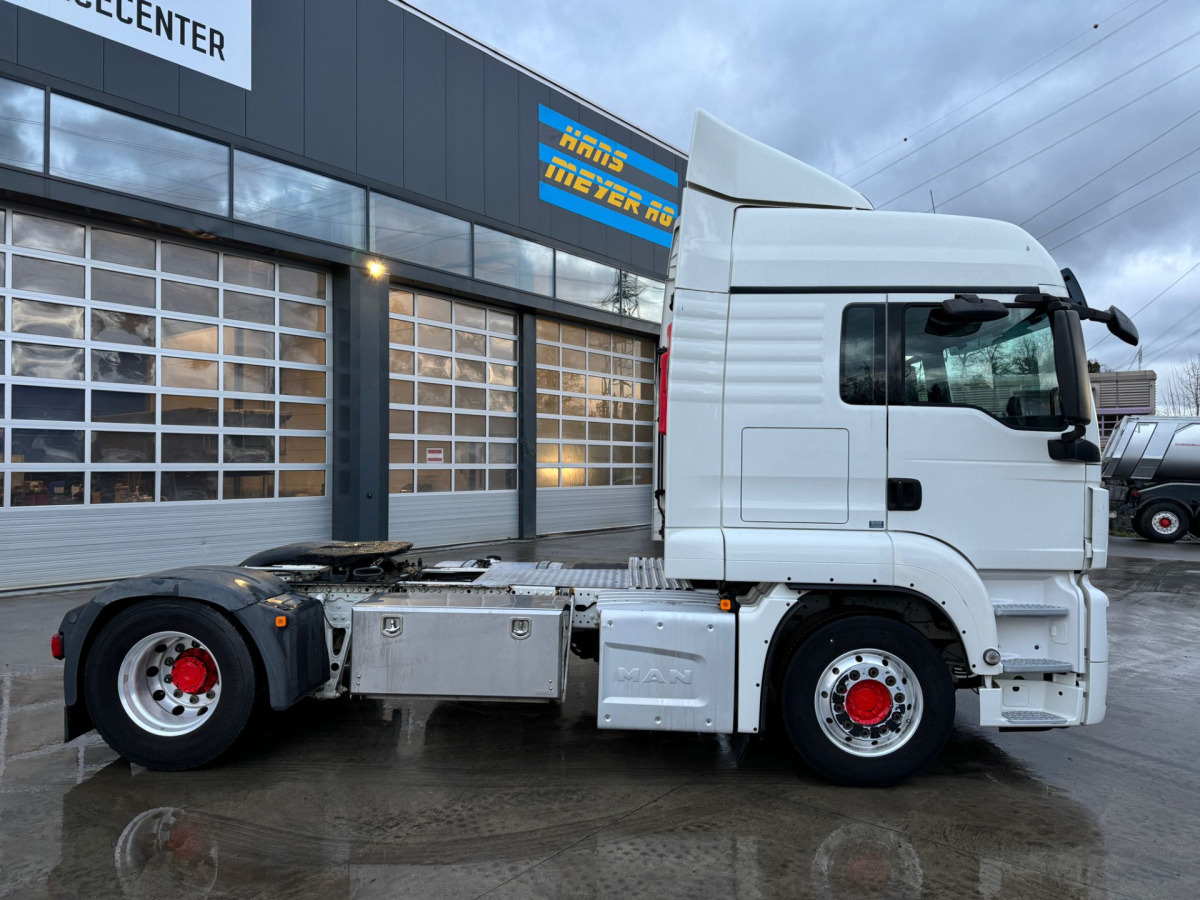 MAN TGS 18.440 ADR Nebenabtrieb Getriebe - Nyergesvontató: 4 kép. MAN TGS 18.440 ADR Nebenabtrieb Getriebe - Nyergesvontató: 4 kép.