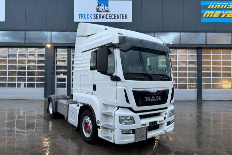 MAN TGS 18.440 ADR Nebenabtrieb Getriebe - Nyergesvontató: 3 kép. MAN TGS 18.440 ADR Nebenabtrieb Getriebe - Nyergesvontató: 3 kép.