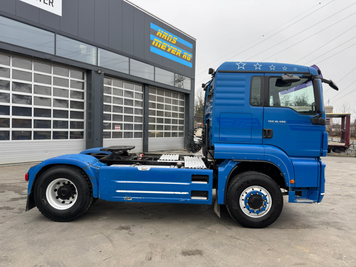MAN TGS 18.480 4x4Hydrodrive - Nyergesvontató: 4 kép. MAN TGS 18.480 4x4Hydrodrive - Nyergesvontató: 4 kép.