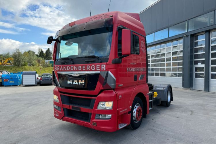 MAN TGX 18.440 4x2 XL C0703 - Nyergesvontató: 1 kép. MAN TGX 18.440 4x2 XL C0703 - Nyergesvontató: 1 kép.