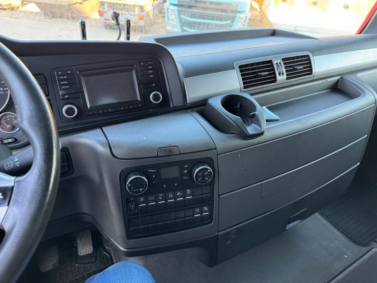 Nyergesvontató MAN TGX 18.440 C0712: 13 kép.