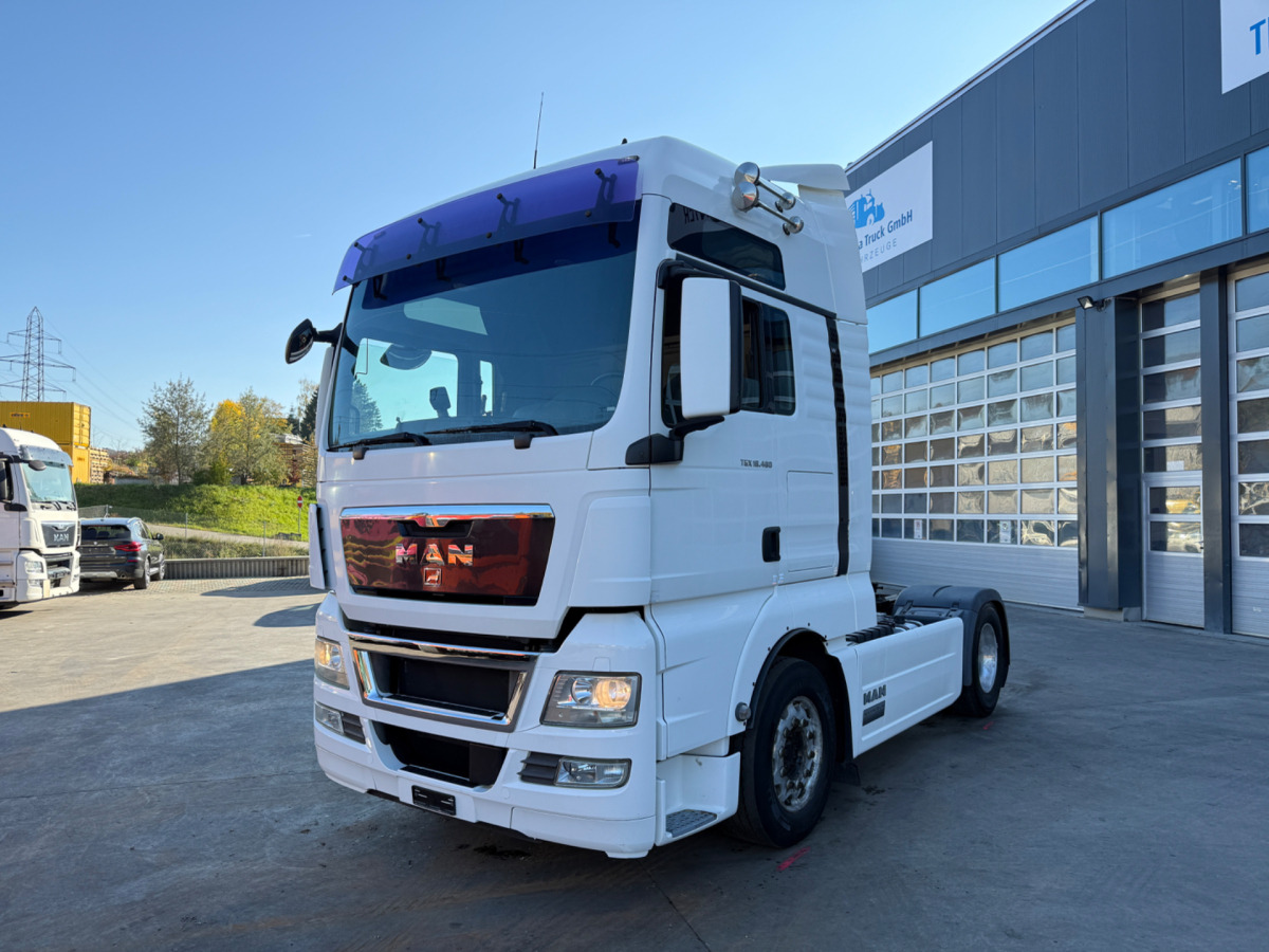 MAN TGX 18.480 4x2 Hydraulik - Nyergesvontató: 1 kép. MAN TGX 18.480 4x2 Hydraulik - Nyergesvontató: 1 kép.