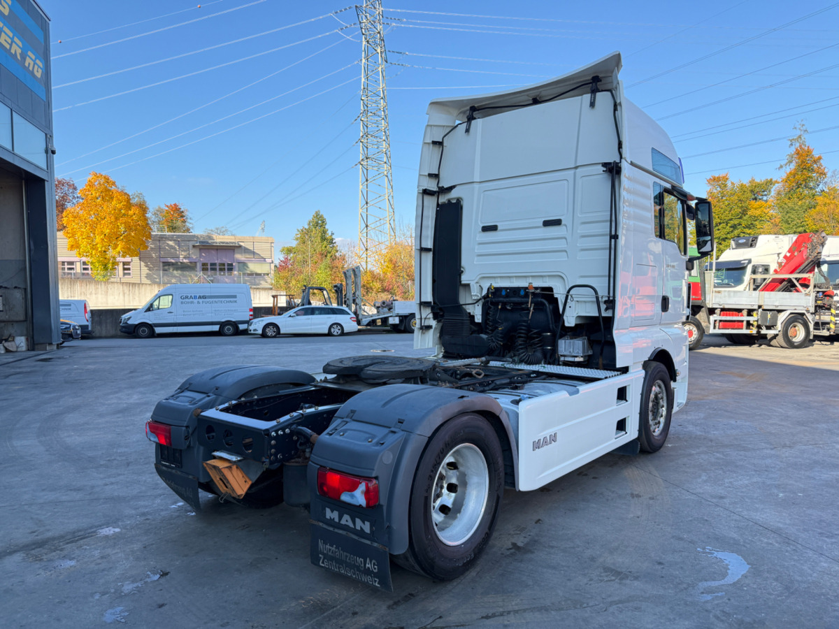 MAN TGX 18.480 4x2 Hydraulik - Nyergesvontató: 5 kép. MAN TGX 18.480 4x2 Hydraulik - Nyergesvontató: 5 kép.