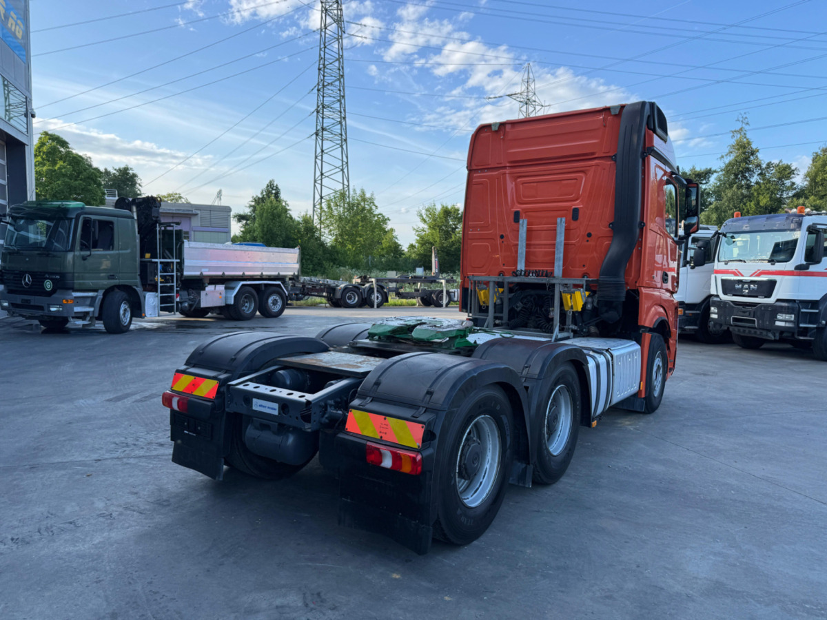 MERCEDES Actros 3358 6x4 120T - Nyergesvontató: 5 kép. MERCEDES Actros 3358 6x4 120T - Nyergesvontató: 5 kép.