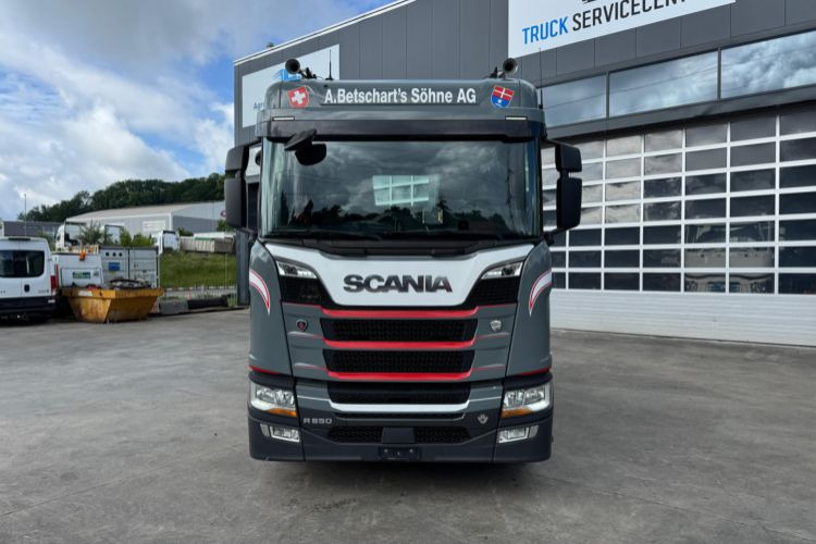 Scania R650 V8 4x2 Hydraulik - Nyergesvontató: 2 kép. Scania R650 V8 4x2 Hydraulik - Nyergesvontató: 2 kép.