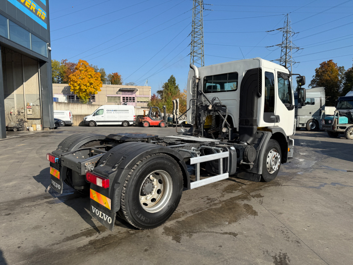 VOLVO FE-280 4x2 - Nyergesvontató: 5 kép. VOLVO FE-280 4x2 - Nyergesvontató: 5 kép.