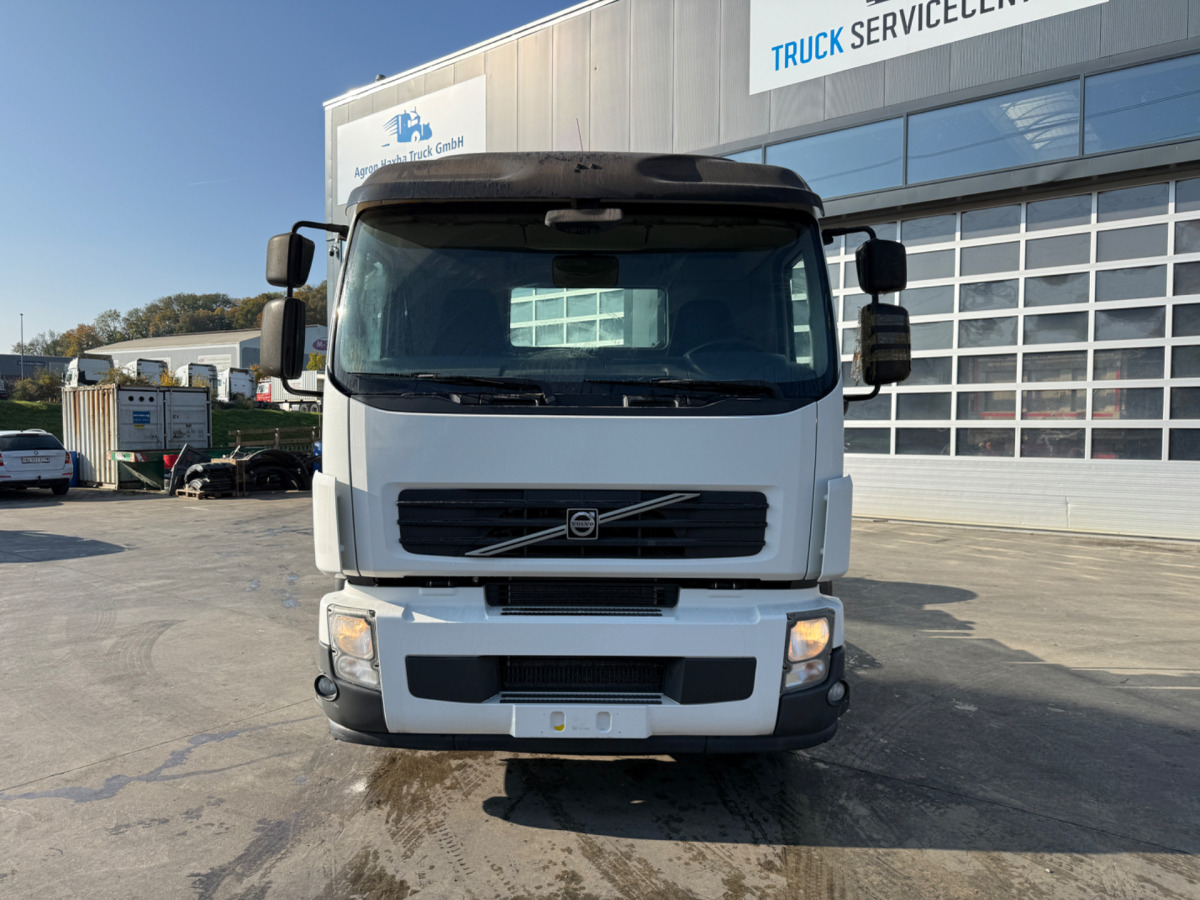 VOLVO FE-280 4x2 - Nyergesvontató: 2 kép. VOLVO FE-280 4x2 - Nyergesvontató: 2 kép.