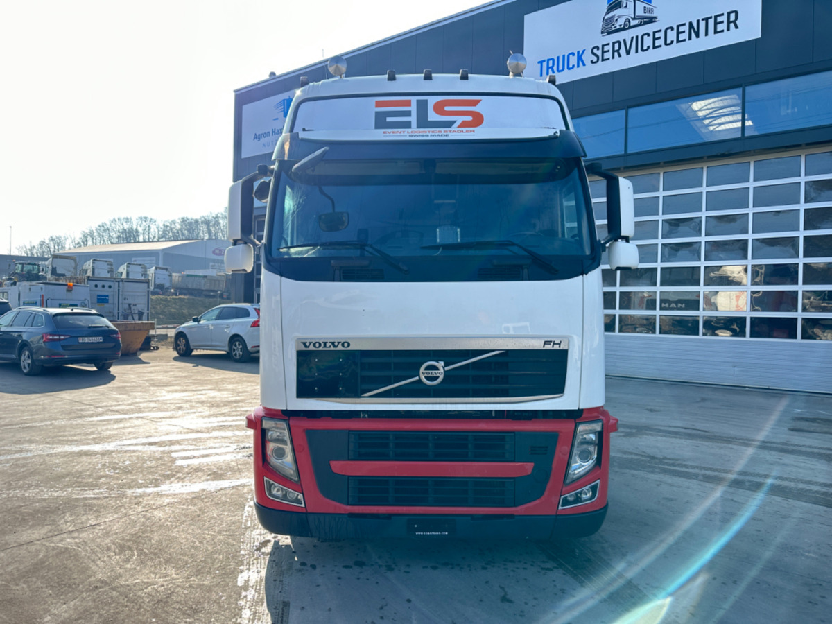 VOLVO FH-420 4x2 Lowdeck - Nyergesvontató: 2 kép. VOLVO FH-420 4x2 Lowdeck - Nyergesvontató: 2 kép.