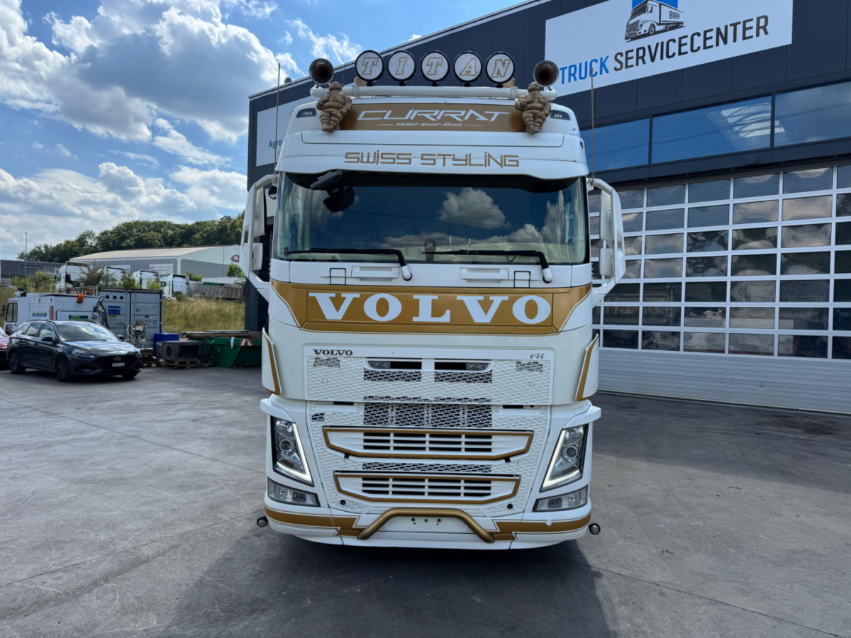 VOLVO FH-460 4x2 - Nyergesvontató: 2 kép. VOLVO FH-460 4x2 - Nyergesvontató: 2 kép.
