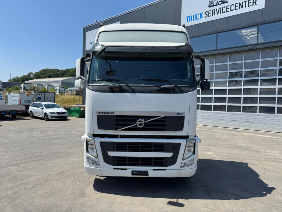 VOLVO FH-460 4x2 - Nyergesvontató: 2 kép. VOLVO FH-460 4x2 - Nyergesvontató: 2 kép.