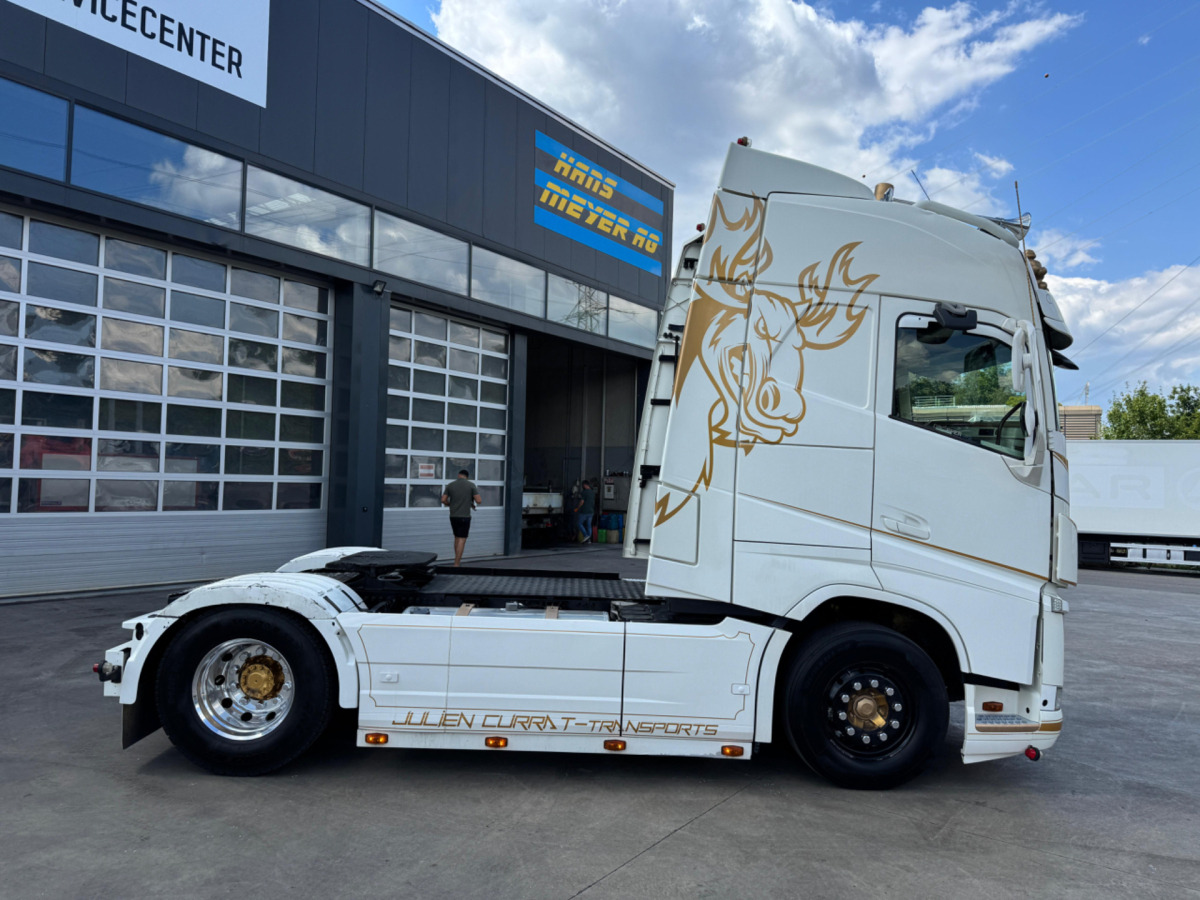 VOLVO FH-460 4x2 - Nyergesvontató: 4 kép. VOLVO FH-460 4x2 - Nyergesvontató: 4 kép.