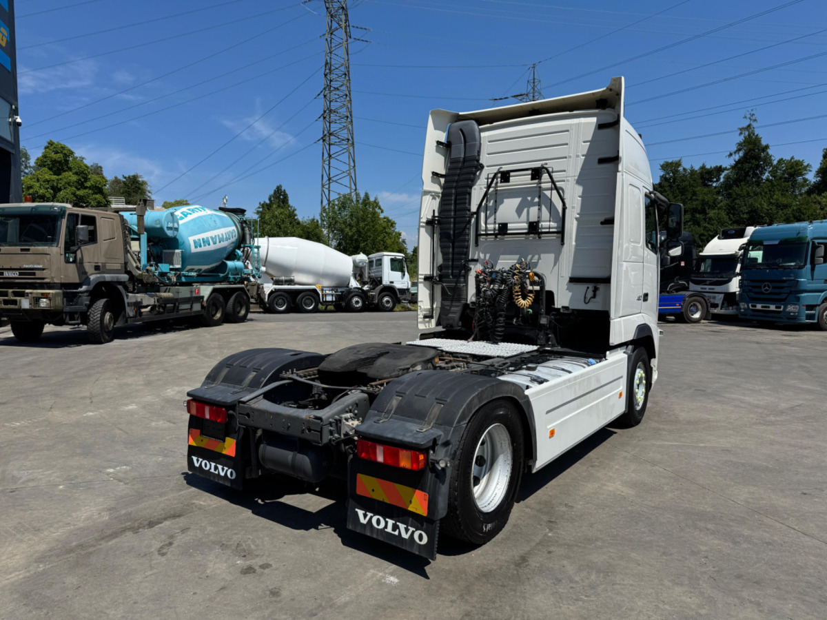 VOLVO FH-460 4x2 - Nyergesvontató: 5 kép. VOLVO FH-460 4x2 - Nyergesvontató: 5 kép.