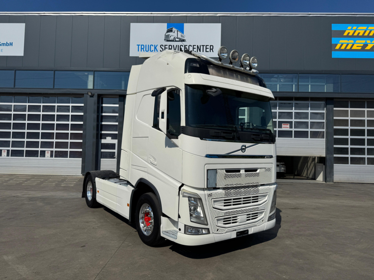 VOLVO FH-460 4x2 XXL - Nyergesvontató: 3 kép. VOLVO FH-460 4x2 XXL - Nyergesvontató: 3 kép.