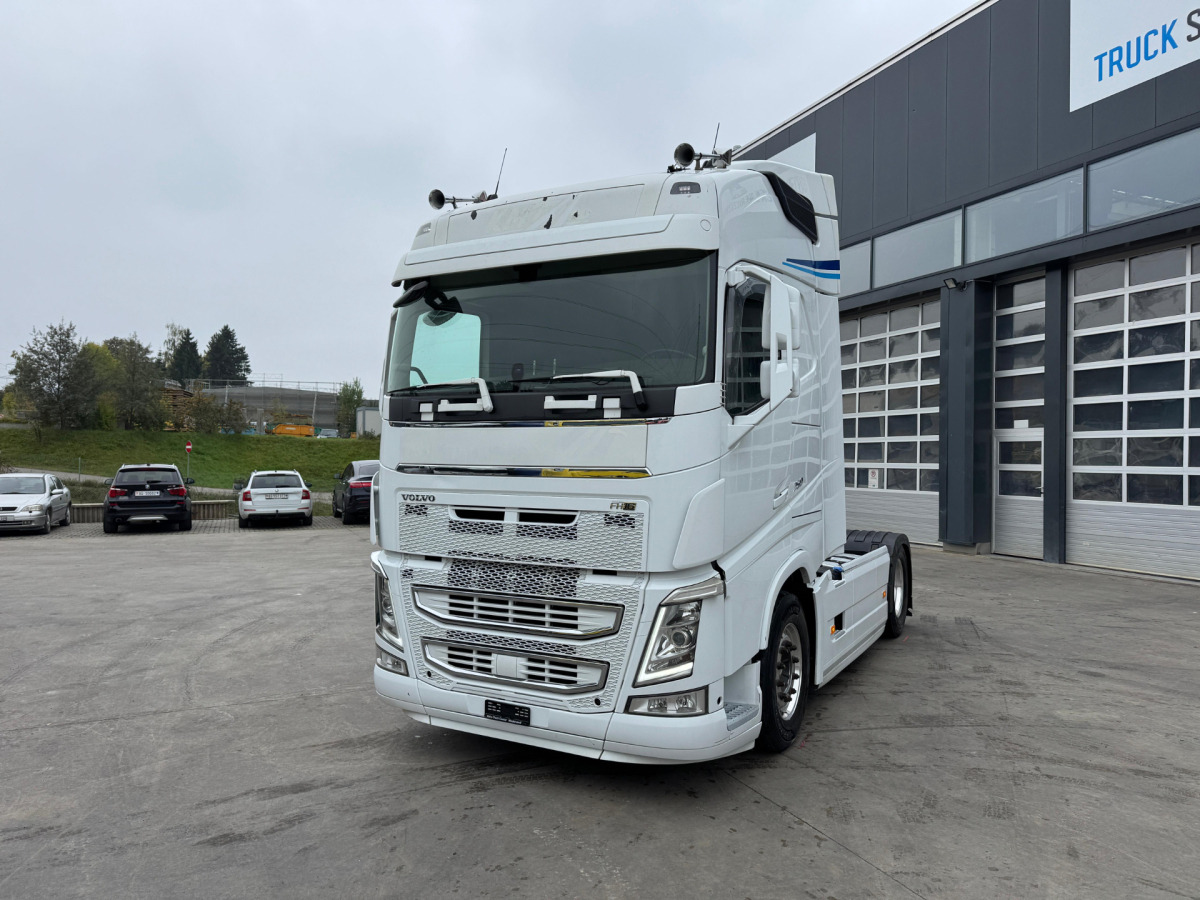 VOLVO FH-500 4x2 - Nyergesvontató: 1 kép. VOLVO FH-500 4x2 - Nyergesvontató: 1 kép.