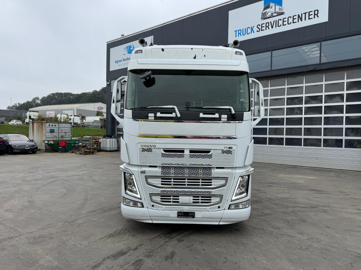 VOLVO FH-500 4x2 - Nyergesvontató: 2 kép. VOLVO FH-500 4x2 - Nyergesvontató: 2 kép.