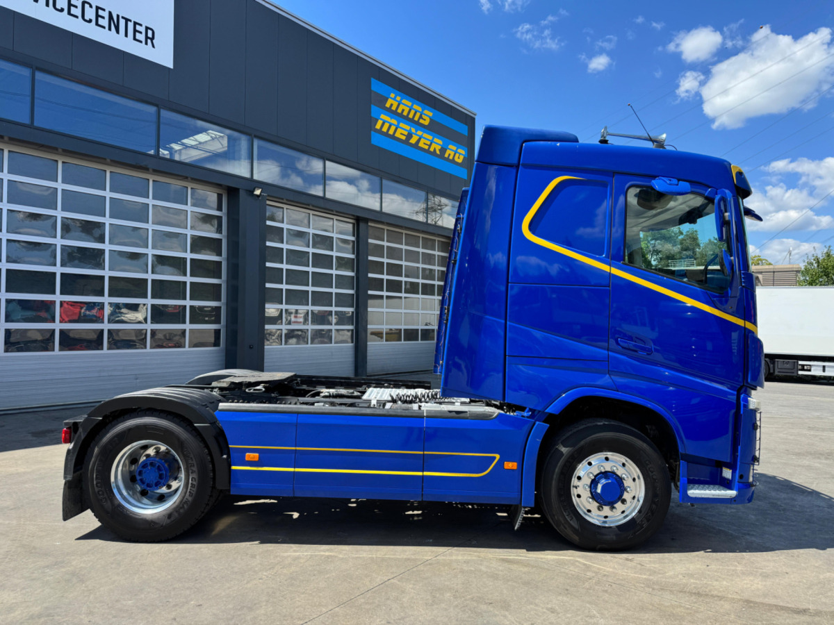 VOLVO FH-540 4x4H - Nyergesvontató: 4 kép. VOLVO FH-540 4x4H - Nyergesvontató: 4 kép.