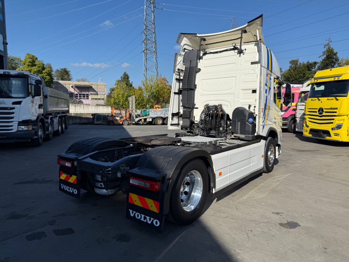 VOLVO FM-460 4x2 - Nyergesvontató: 5 kép. VOLVO FM-460 4x2 - Nyergesvontató: 5 kép.