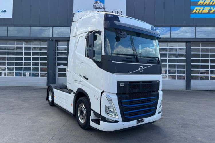 Volvo FH-460 4x2 C5273 - Nyergesvontató: 3 kép. Volvo FH-460 4x2 C5273 - Nyergesvontató: 3 kép.