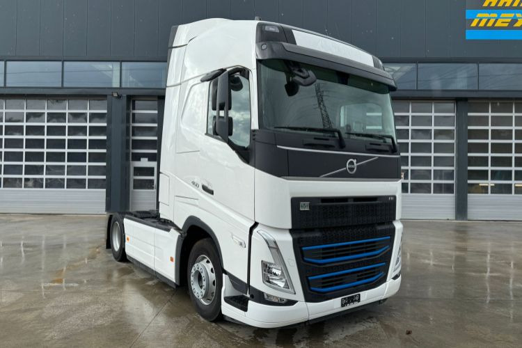 Volvo FH-460 4x2 C5273 - Nyergesvontató: 3 kép. Volvo FH-460 4x2 C5273 - Nyergesvontató: 3 kép.
