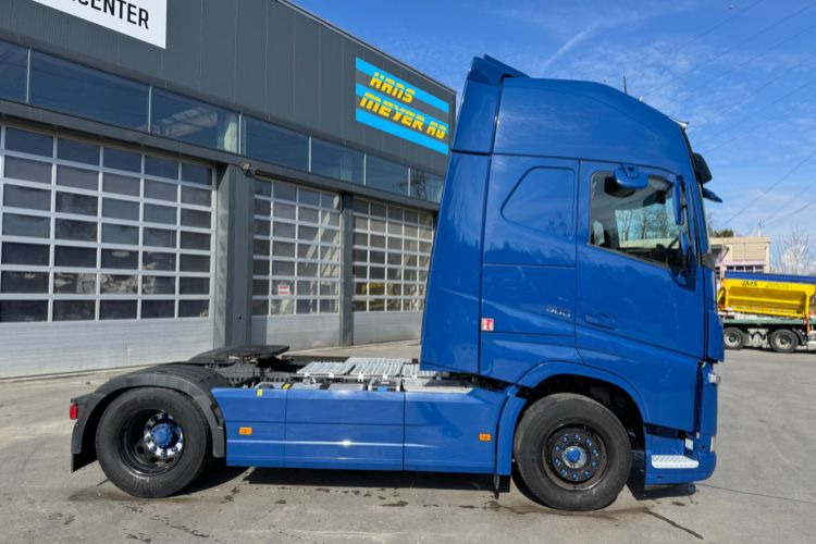 Volvo FH-500 TC 4x2 - Nyergesvontató: 4 kép. Volvo FH-500 TC 4x2 - Nyergesvontató: 4 kép.
