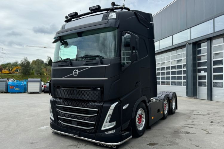 Volvo FH-500 TC 6x2 - Nyergesvontató: 1 kép. Volvo FH-500 TC 6x2 - Nyergesvontató: 1 kép.