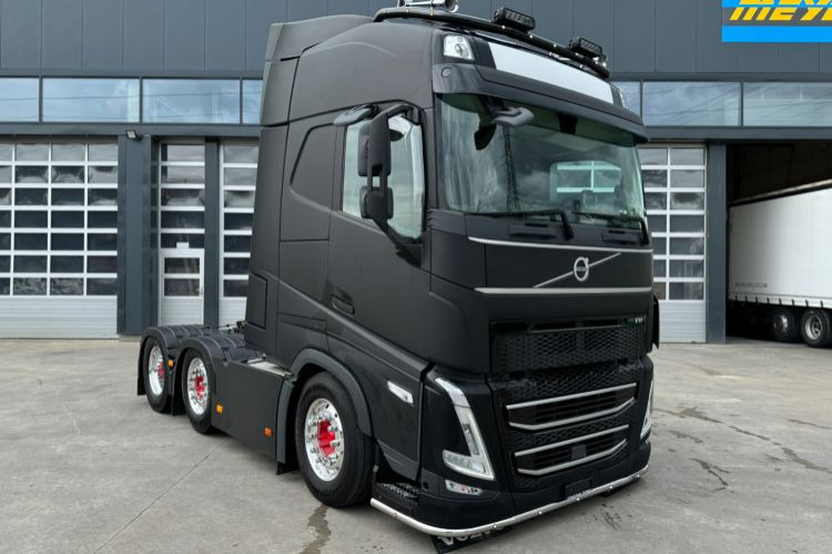 Volvo FH-500 TC 6x2 - Nyergesvontató: 3 kép. Volvo FH-500 TC 6x2 - Nyergesvontató: 3 kép.