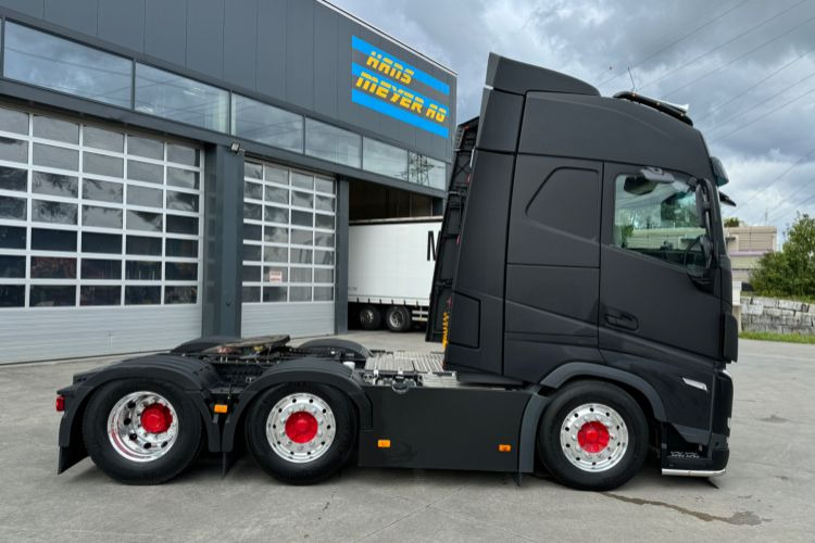 Volvo FH-500 TC 6x2 - Nyergesvontató: 4 kép. Volvo FH-500 TC 6x2 - Nyergesvontató: 4 kép.